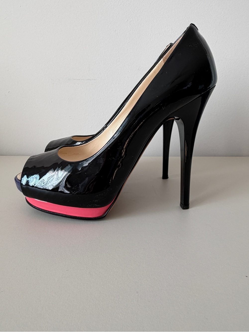 Giuseppe Zanotti Black Patent Peep-Toe High Heels with Pink Platform - Picture 3 of 8